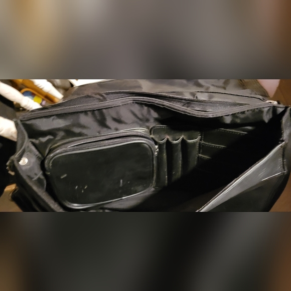 Kenneth Cole Black Leather Case/Bag/Briefcase - Picture 4 of 8